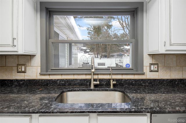 6380 Wellesley Terrace, Village Of Clarkston, MI 48346