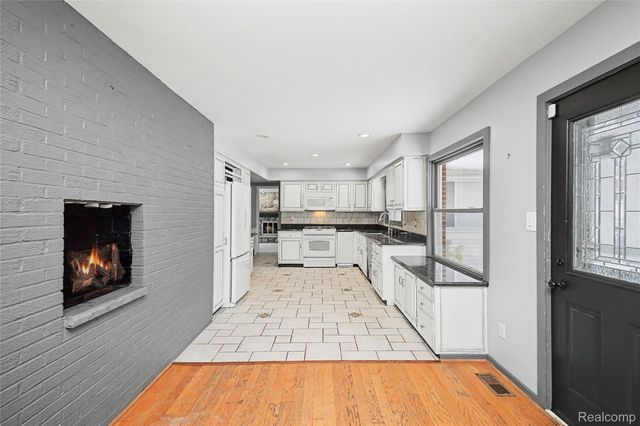 6380 Wellesley Terrace, Village Of Clarkston, MI 48346