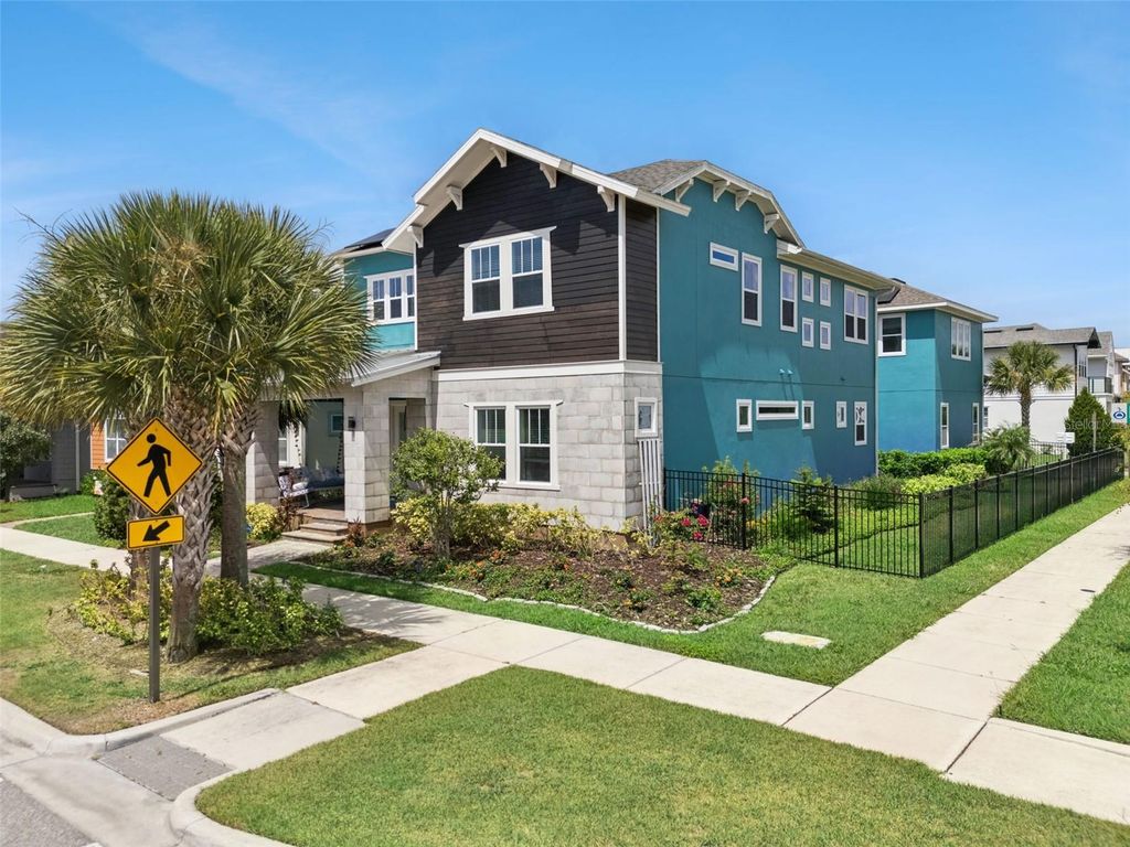 Image 2 of property listing at 8033 NEMOURS PARKWAY, Orlando, FL 32827