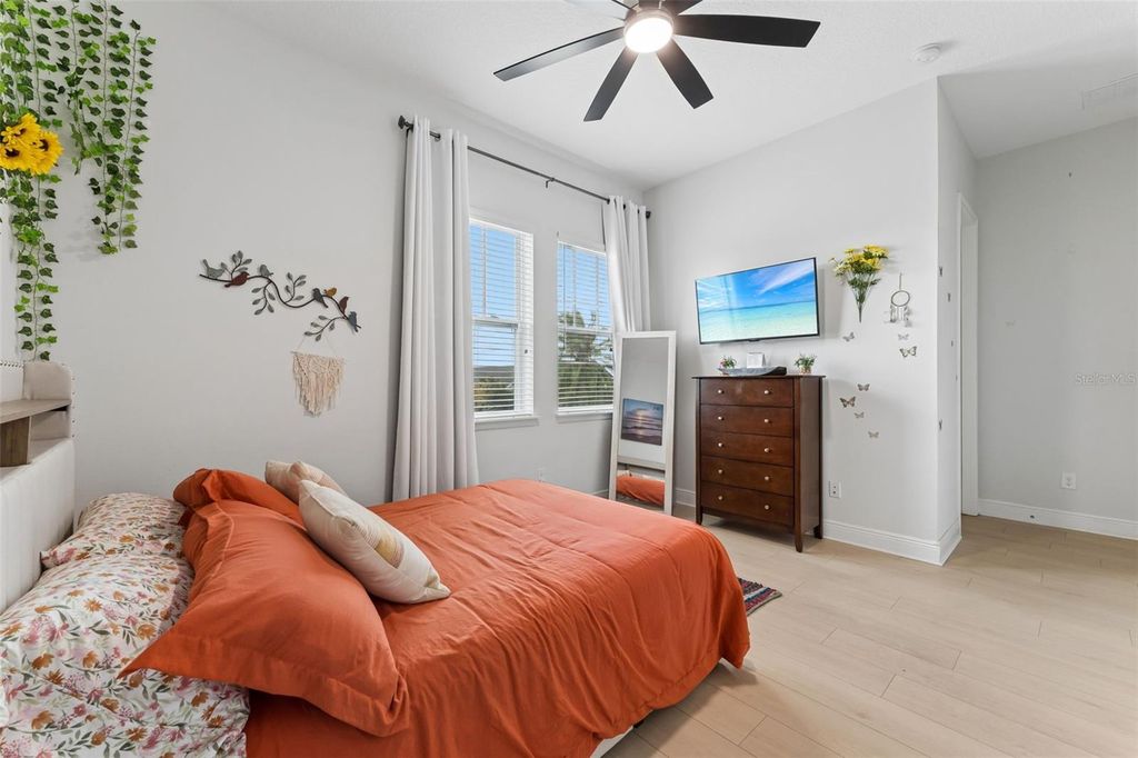 Image 23 of property listing at 8033 NEMOURS PARKWAY, Orlando, FL 32827