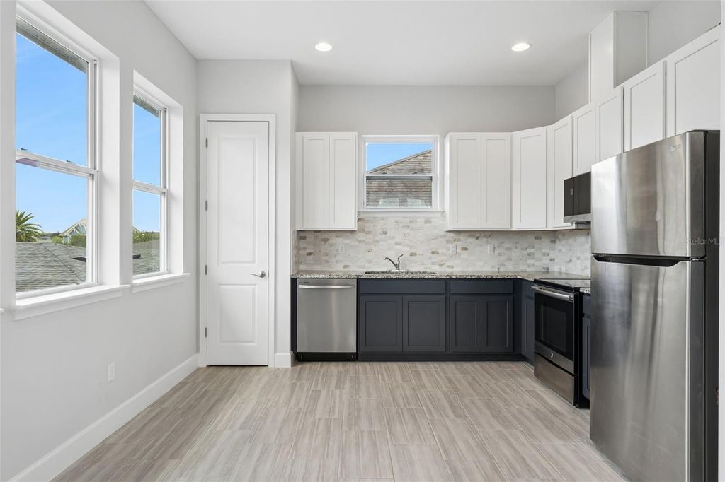 Image 41 of property listing at 8033 NEMOURS PARKWAY, Orlando, FL 32827
