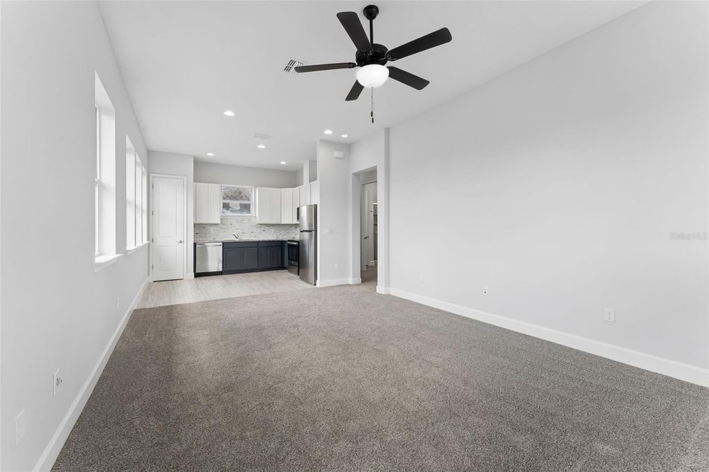 Image 42 of property listing at 8033 NEMOURS PARKWAY, Orlando, FL 32827