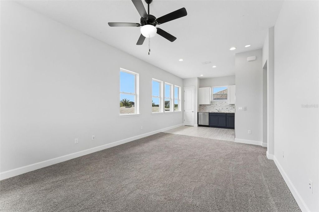Image 44 of property listing at 8033 NEMOURS PARKWAY, Orlando, FL 32827