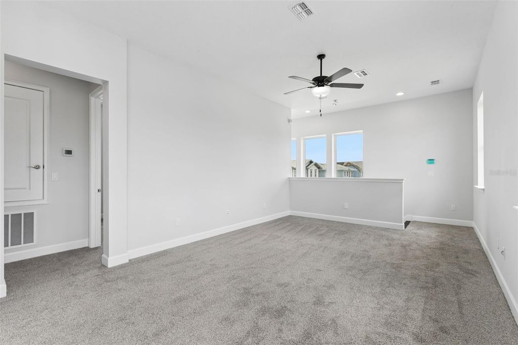 Image 45 of property listing at 8033 NEMOURS PARKWAY, Orlando, FL 32827