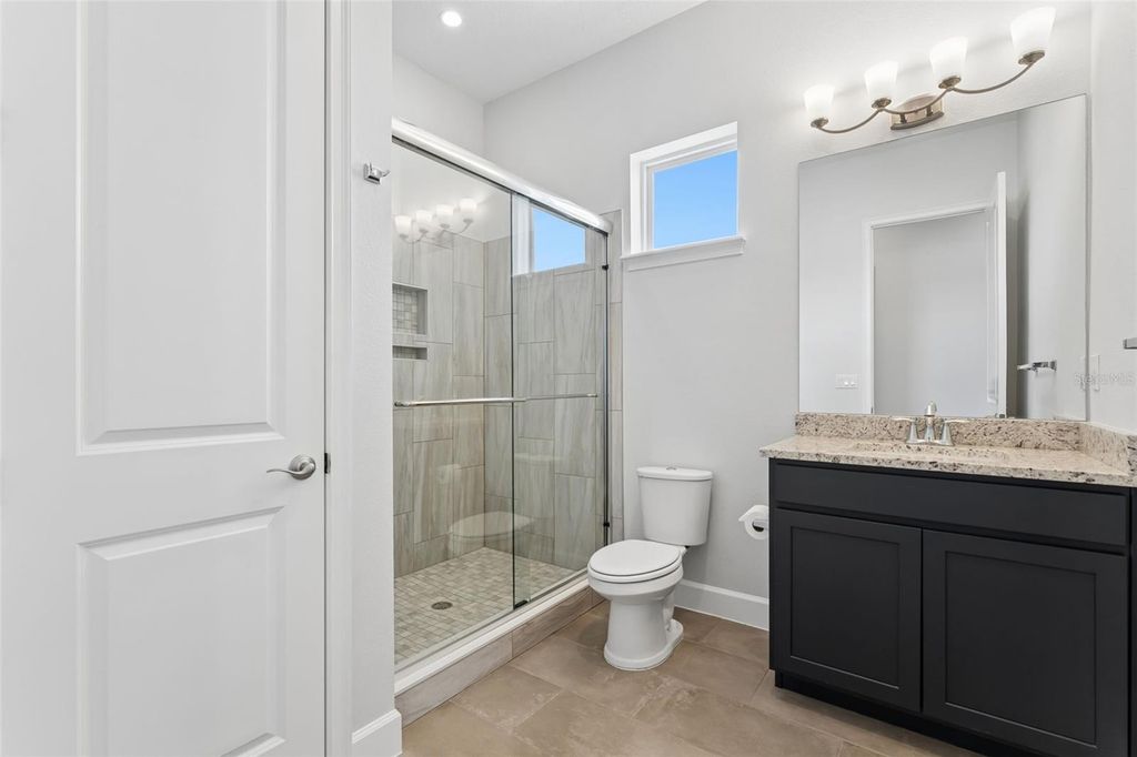 Image 47 of property listing at 8033 NEMOURS PARKWAY, Orlando, FL 32827