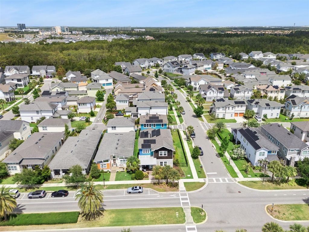 Image 53 of property listing at 8033 NEMOURS PARKWAY, Orlando, FL 32827