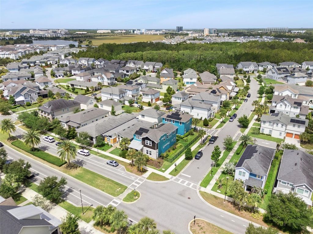 Image 58 of property listing at 8033 NEMOURS PARKWAY, Orlando, FL 32827