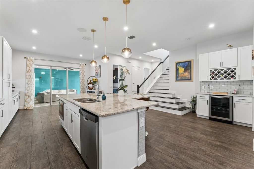 Image 10 of property listing at 8033 NEMOURS PARKWAY, Orlando, FL 32827