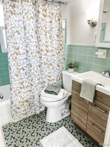 1 Dickson Court, Kirkwood, MO 63122