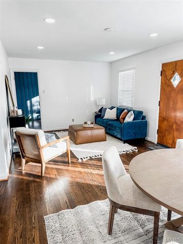 1 Dickson Court, Kirkwood, MO 63122