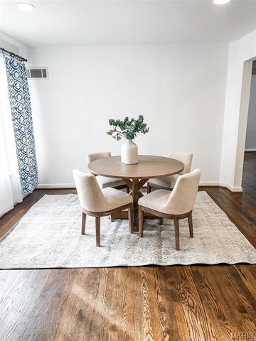 1 Dickson Court, Kirkwood, MO 63122