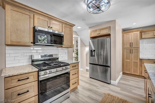 2368 Eardley Road, University Heights, OH 44118