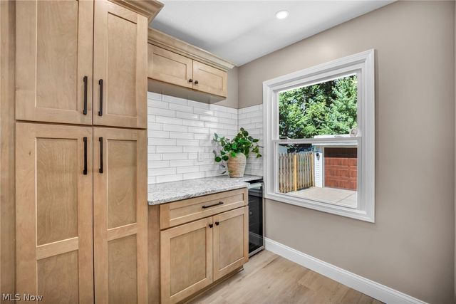 2368 Eardley Road, University Heights, OH 44118