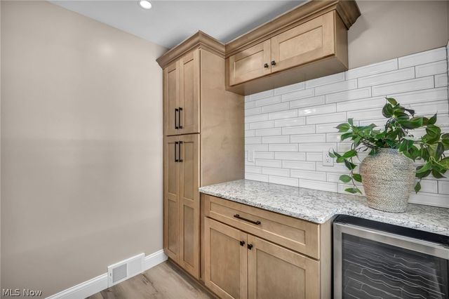 2368 Eardley Road, University Heights, OH 44118