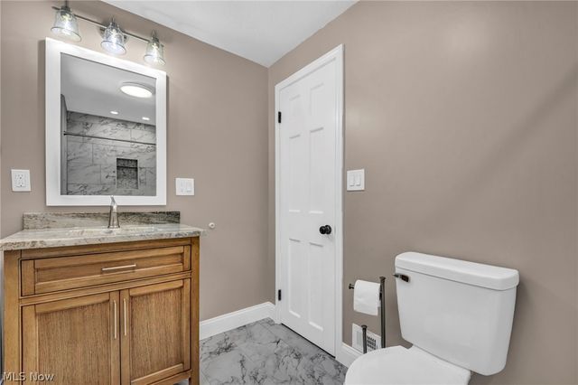 2368 Eardley Road, University Heights, OH 44118