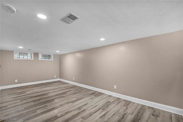 2368 Eardley Road, University Heights, OH 44118