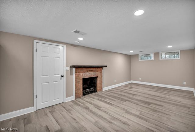 2368 Eardley Road, University Heights, OH 44118