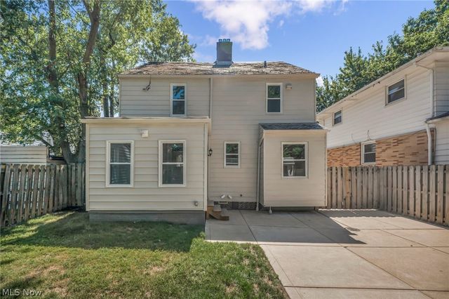 2368 Eardley Road, University Heights, OH 44118