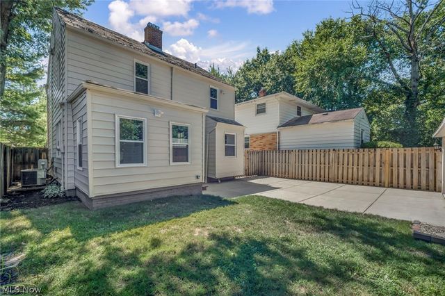 2368 Eardley Road, University Heights, OH 44118