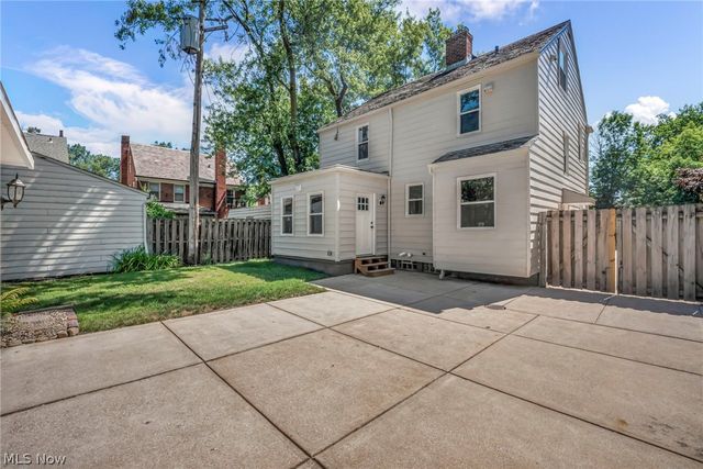 2368 Eardley Road, University Heights, OH 44118