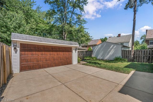 2368 Eardley Road, University Heights, OH 44118