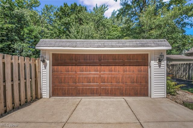 2368 Eardley Road, University Heights, OH 44118