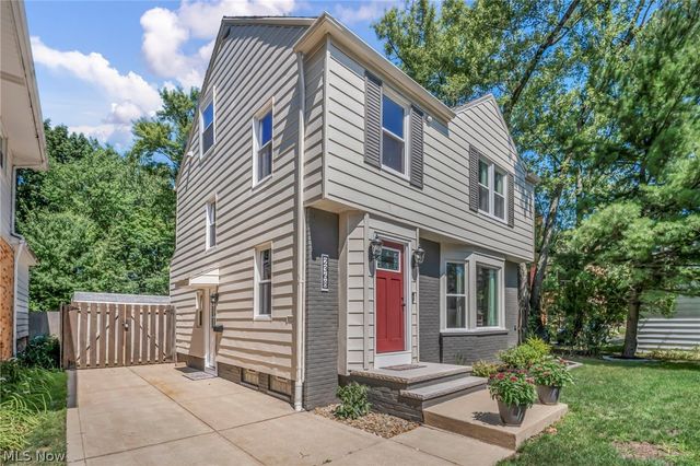 2368 Eardley Road, University Heights, OH 44118