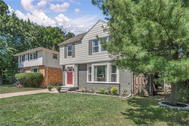 2368 Eardley Road, University Heights, OH 44118