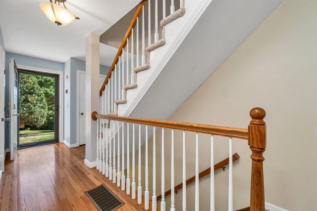 92 Dunvegan Woods Drive, Hampton, NH 03842