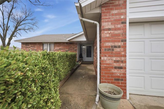 817 Boot Hill Lane, Noble, OK 73068