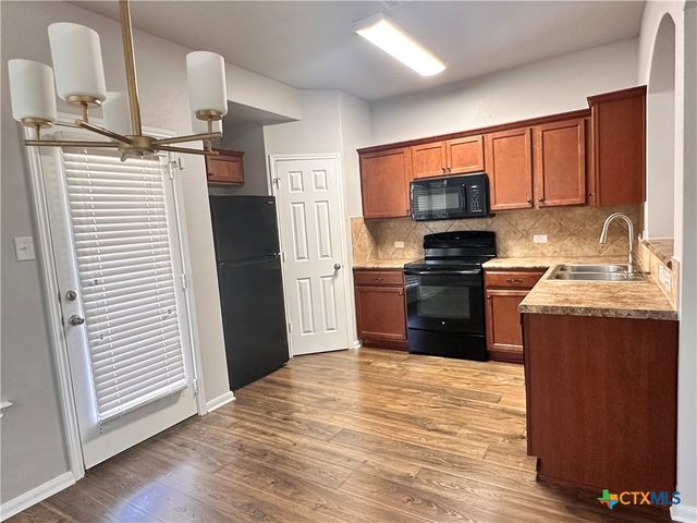 417 Capistrano Drive, San Marcos, TX 78666