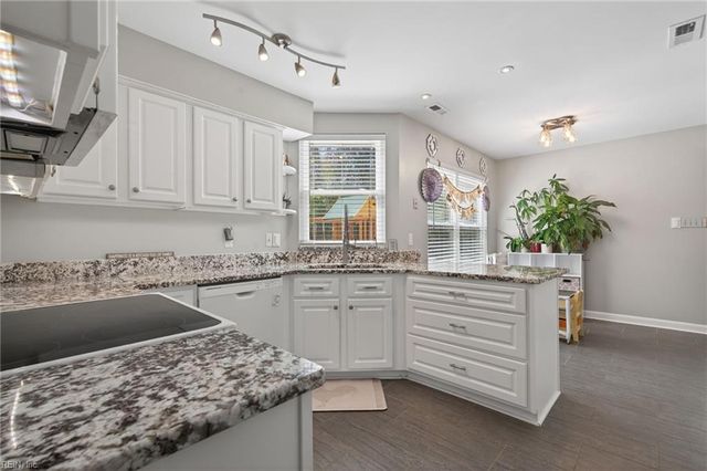 3245 Twinflower LN, Virginia Beach, VA 23453