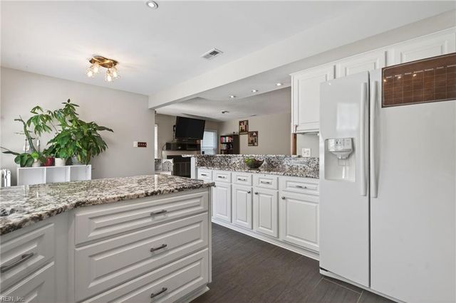 3245 Twinflower LN, Virginia Beach, VA 23453