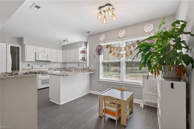 3245 Twinflower LN, Virginia Beach, VA 23453