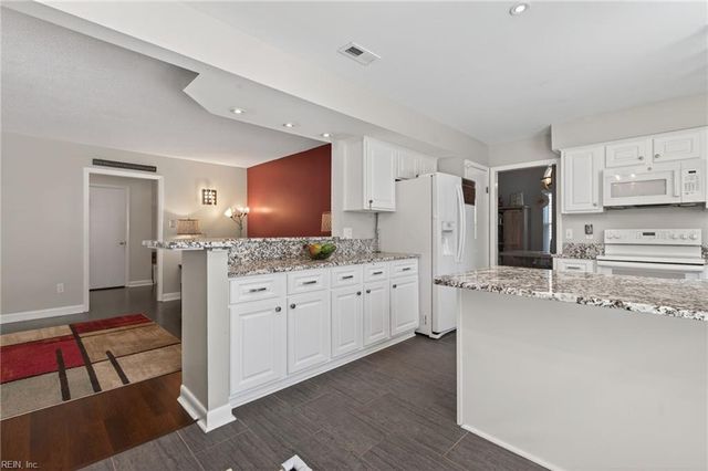 3245 Twinflower LN, Virginia Beach, VA 23453