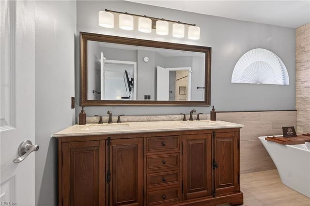 3245 Twinflower LN, Virginia Beach, VA 23453