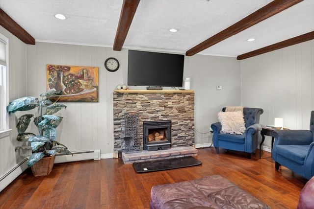 15 Bullard St, Holliston, MA 01746