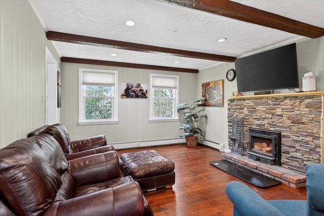 15 Bullard St, Holliston, MA 01746