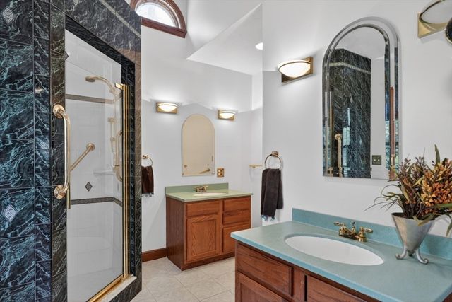 15 Bullard St, Holliston, MA 01746