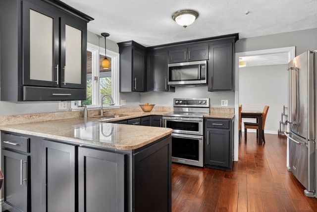 15 Bullard St, Holliston, MA 01746