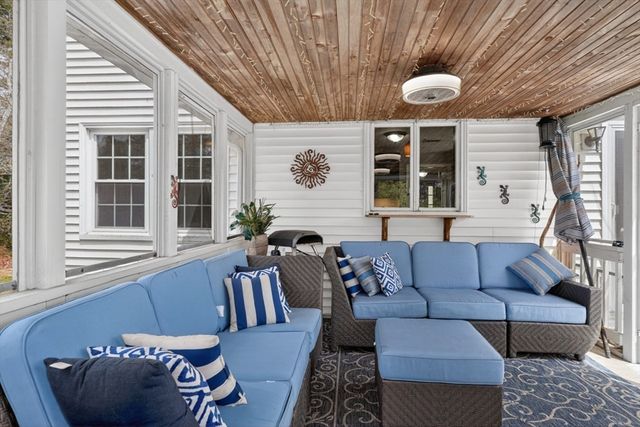 15 Bullard St, Holliston, MA 01746