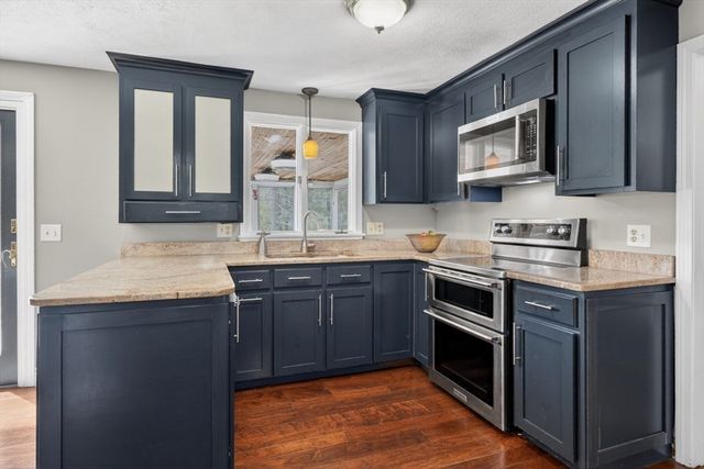 15 Bullard St, Holliston, MA 01746