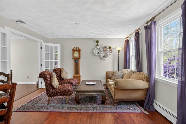 15 Bullard St, Holliston, MA 01746