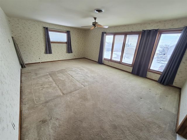 37095 Highview Street, New Baltimore, MI 48047