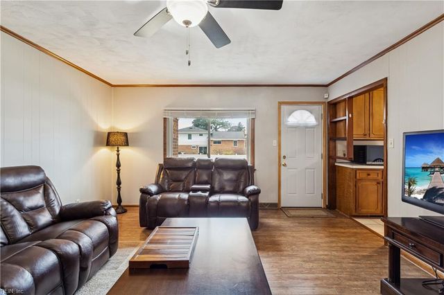 77 Tide Mill LN, Hampton, VA 23666