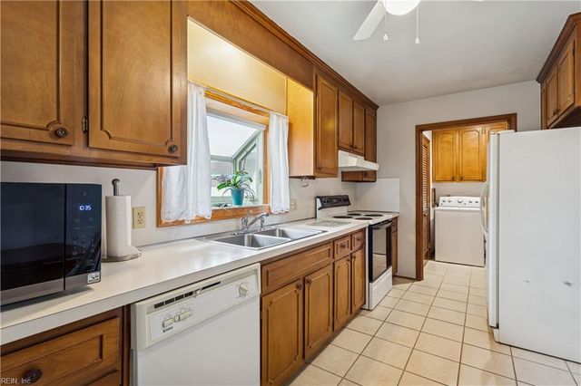 77 Tide Mill LN, Hampton, VA 23666