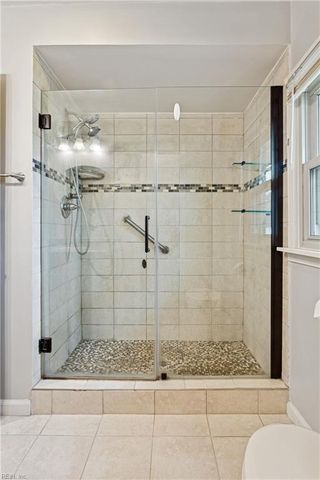 77 Tide Mill LN, Hampton, VA 23666