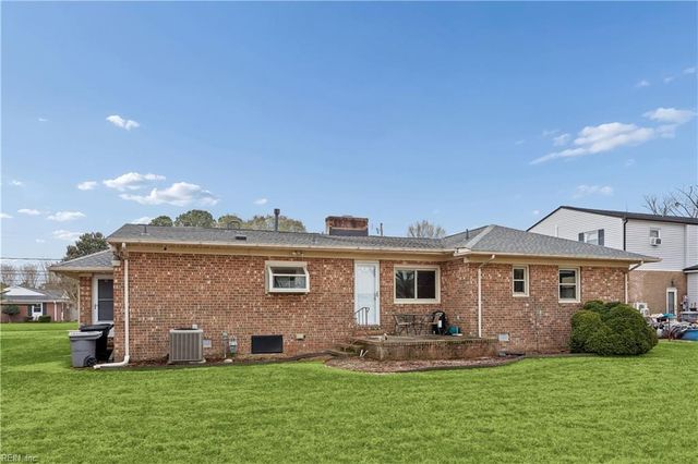 77 Tide Mill LN, Hampton, VA 23666