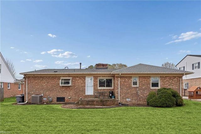 77 Tide Mill LN, Hampton, VA 23666