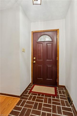 77 Tide Mill LN, Hampton, VA 23666